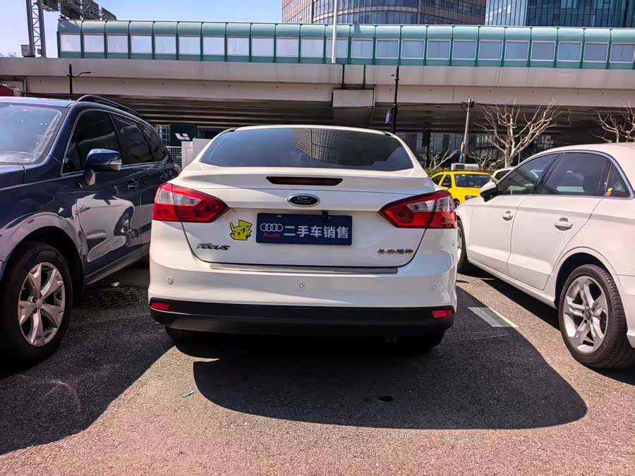 Ford Focus 2013 car image #6