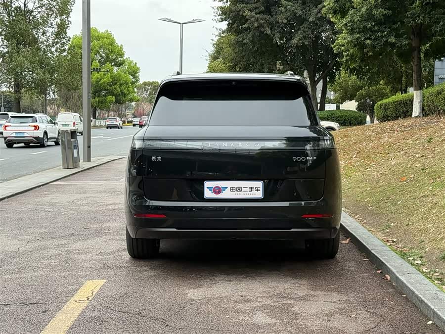 Lynk & Co 900 2025 car image #6