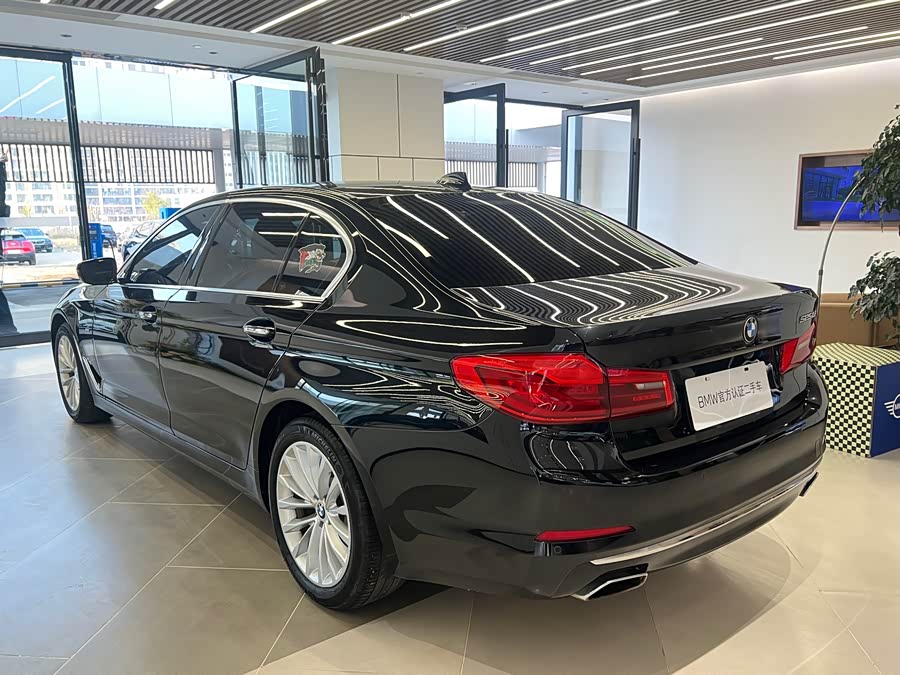 BMW 5 Series 2018 #6 BMW 5 Series 2018 car image #6