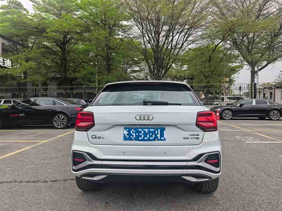 Audi Q2L 2024 صورة سيارة #6