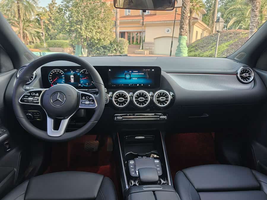 Mercedes-Benz GLA Class 2020 car image #6