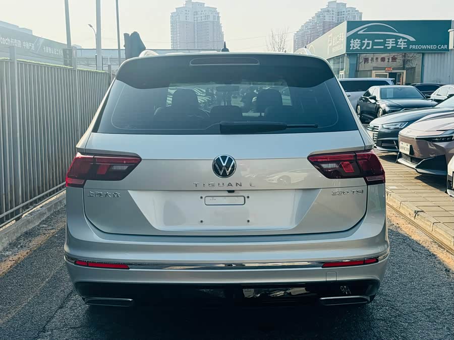 Volkswagen Tiguan L 2021 car image #6