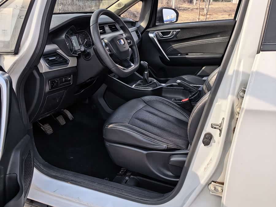 GEELY Vision X3 2020 car image #6