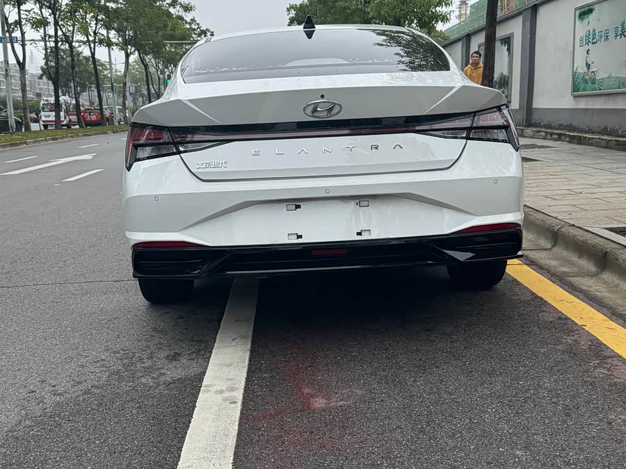 Hyundai Elantra 2022 car image #6