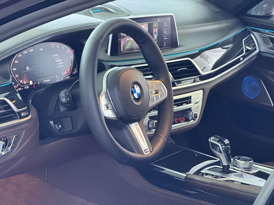 BMW 7 Series 2020 car image #6