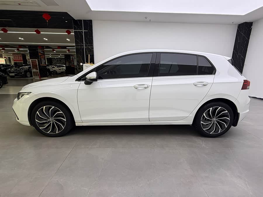 Volkswagen Golf 2024 car image #6
