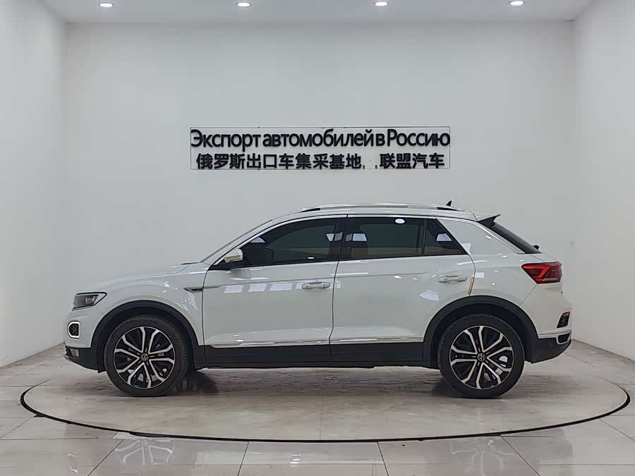 Volkswagen T-Roc 2021 car image #6
