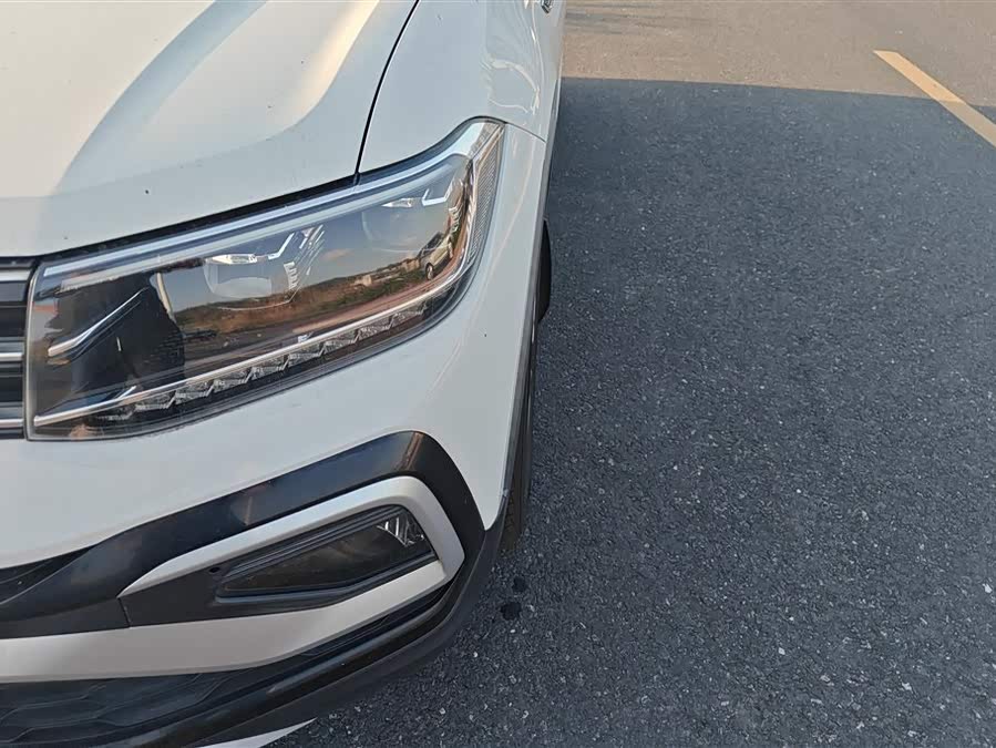 Volkswagen T-Cross 2021 car image #6