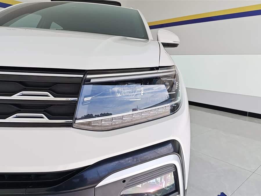 Volkswagen T-Cross 2019 car image #6