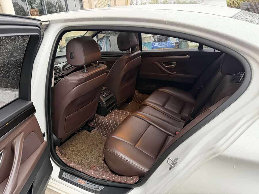 BMW 5 Series 2017 immagine di auto #6