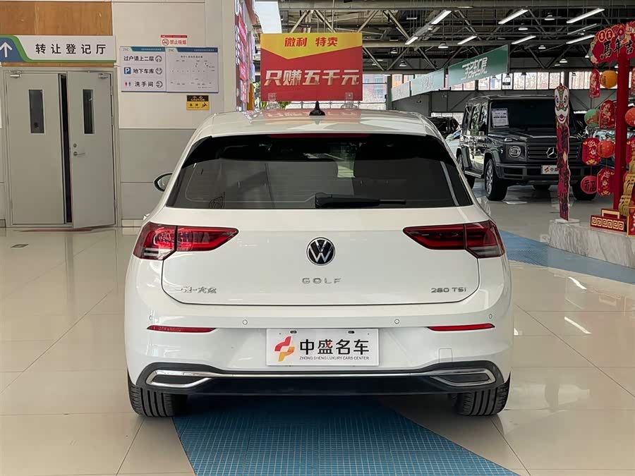 Volkswagen Golf 2023 car image #6