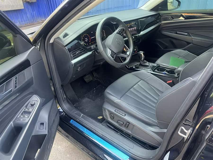 Volkswagen Passat 2024 صورة سيارة #6