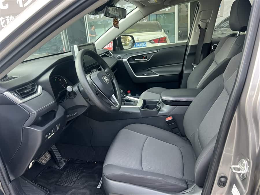 Toyota RAV4 2021 car image #6