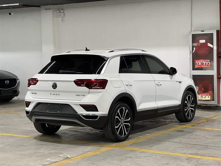 Volkswagen T-Roc 2023 #6 Volkswagen T-Roc 2023 car image #6