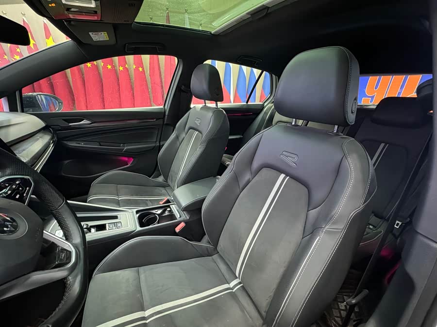 Volkswagen Golf 2022 car image #6