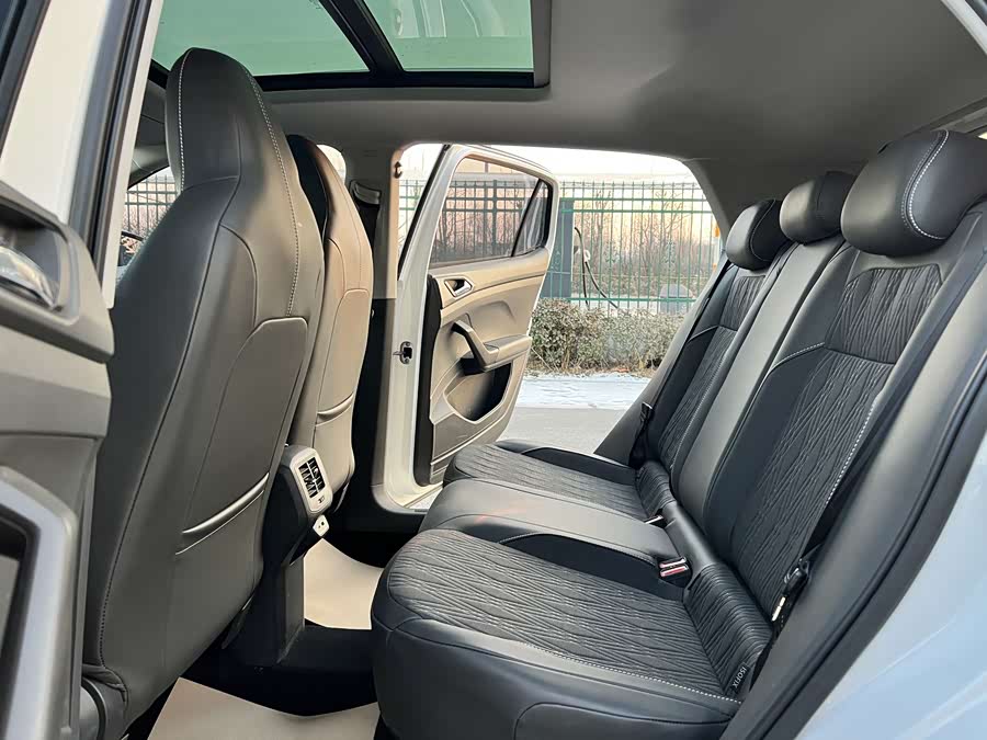 Volkswagen T-Cross 2021 #6 Volkswagen T-Cross 2021 car image #6