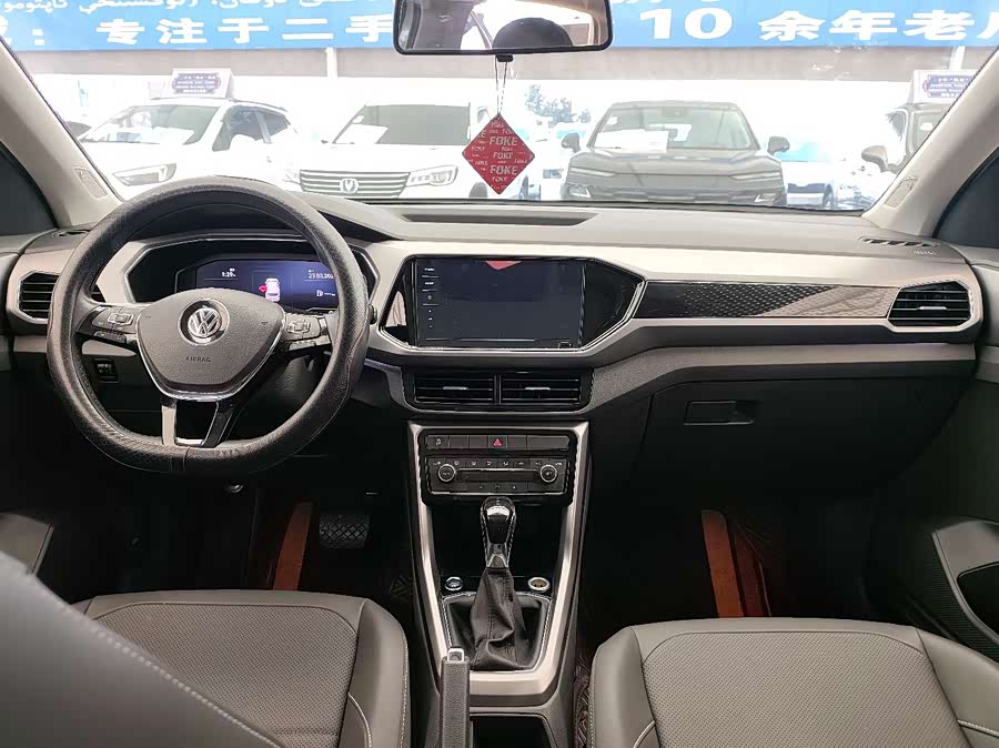 Volkswagen T-Cross 2019 #6 Volkswagen T-Cross 2019 car image #6