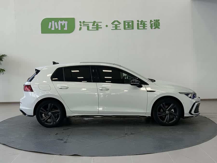 Volkswagen Golf 2022 car image #6