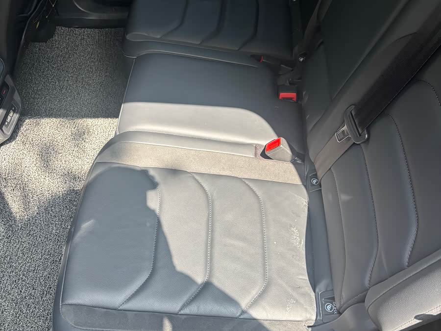 Volkswagen Tiguan L 2019 immagine di auto #6