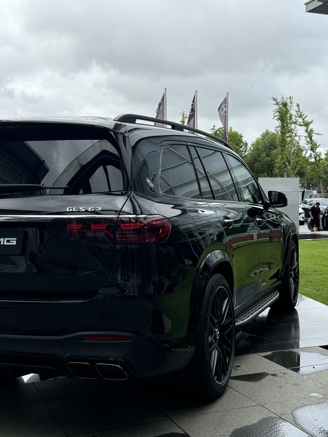 Mercedes-Benz GLS AMG car image #6