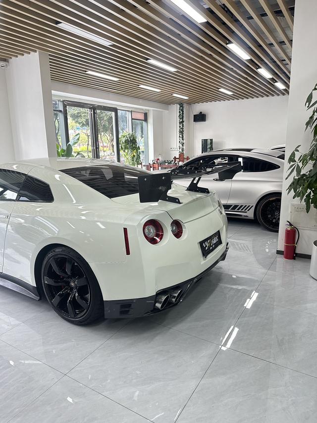 日产 日产GT-R 2010 汽车图片 #6
