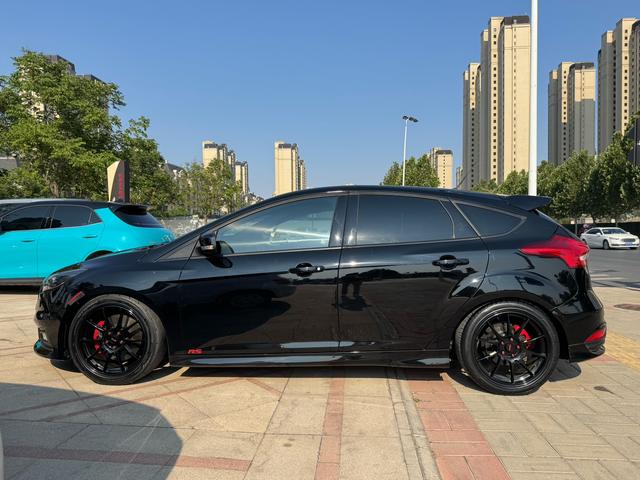 Ford Focus (Imported) 2017 car image #6