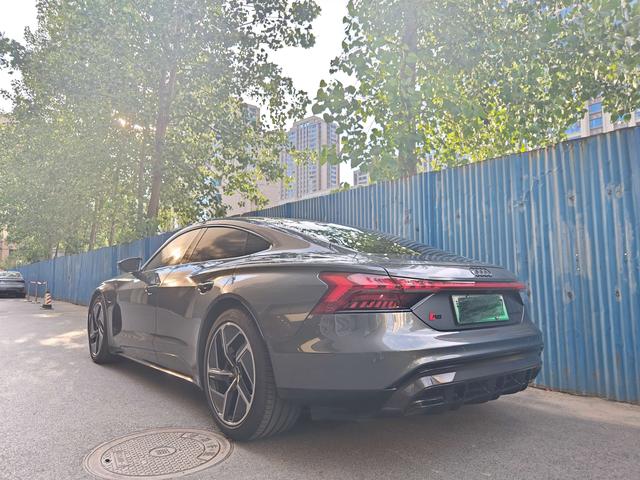 Audi RS e-tron GT 2024 car image #6