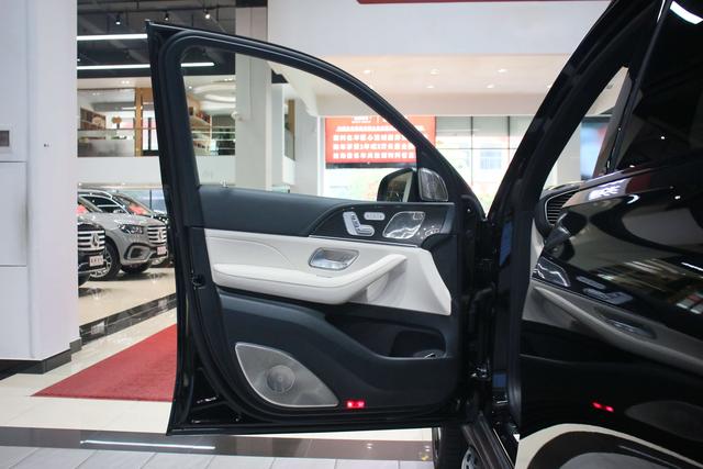 Mercedes-Benz GLS AMG 2024 car image #6