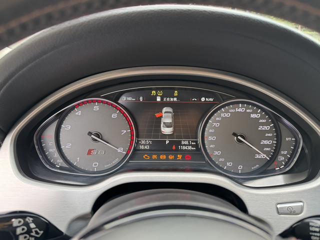 Audi S8 2014 car image #6