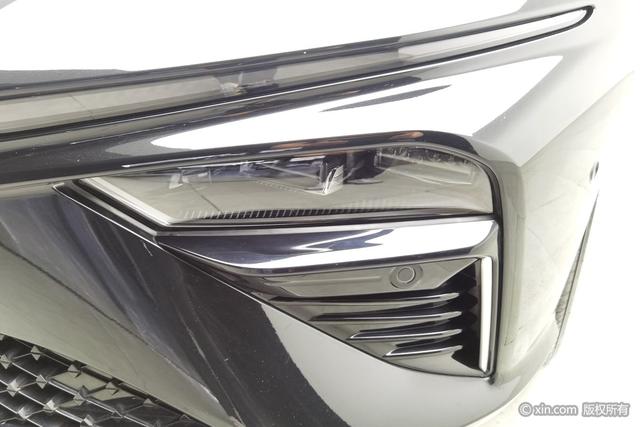 哪吒汽车 哪吒S猎装 2024 #6 哪吒汽车 哪吒S猎装 2024 汽车图片 #6