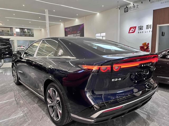 Mazda EZ-6 2025 صورة سيارة #6