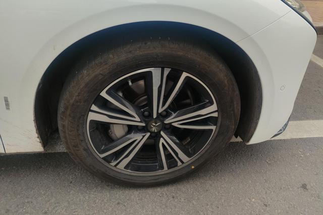 HongQi EH7 2024 #6 HongQi EH7 2024 car image #6