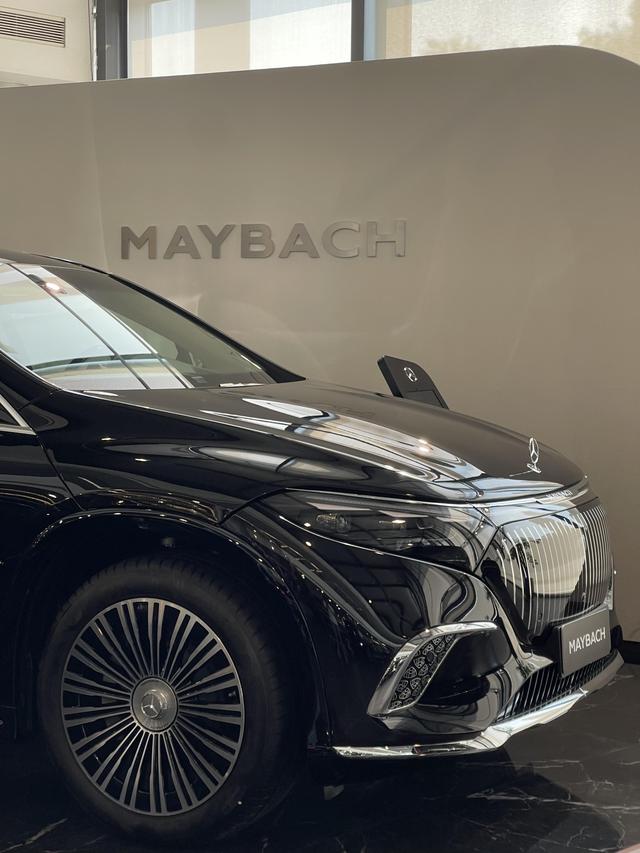 Mercedes-Benz MaybachEQS SUV #6 Mercedes-Benz MaybachEQS SUV immagine di auto #6