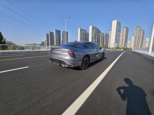 HongQi H6 2023 immagine di auto #6