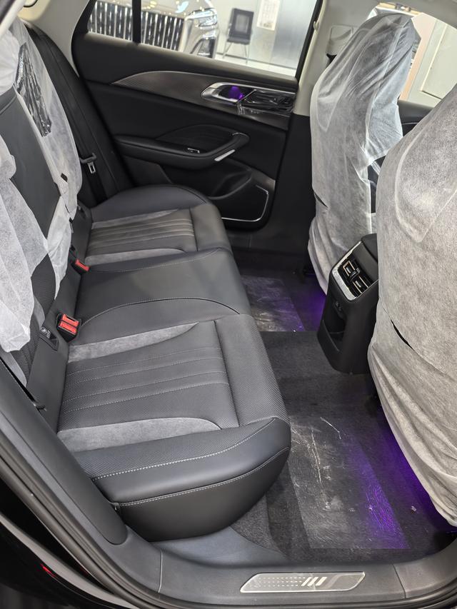 HongQi H6 car image #6