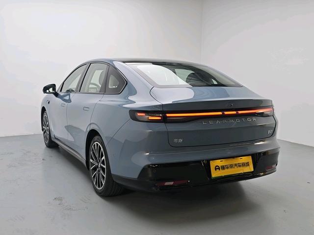 零跑汽车 零跑B01 2025 汽车图片 #6