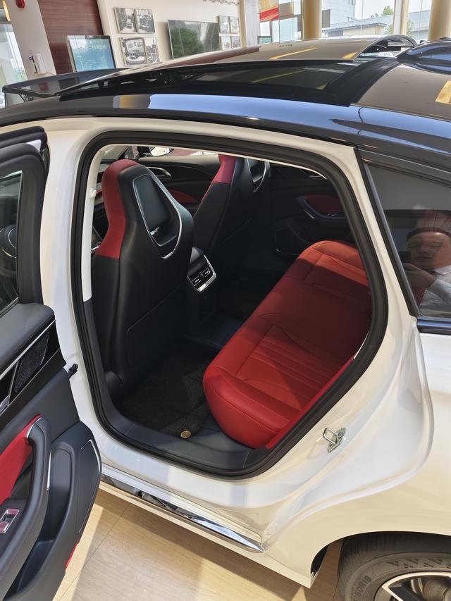 HongQi H6 2025 #6 HongQi H6 2025 car image #6