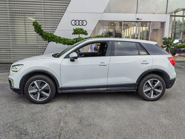 Audi Q2L e-tron 2020 car image #6