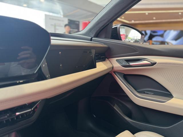 Audi Q6L Sportback e-tron 2025 car image #6