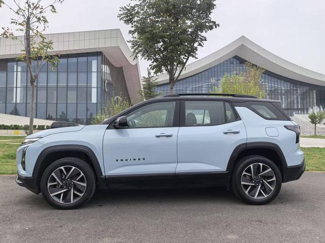 Chevrolet Equinox Plus 2024 car image #6