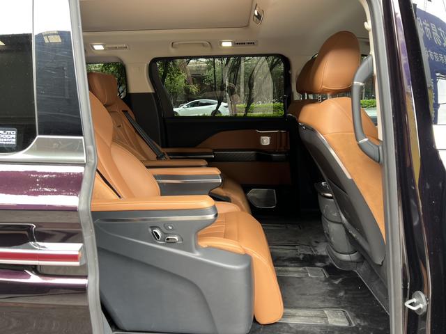 HongQi HQ9 PHEV 2024 #6 HongQi HQ9 PHEV 2024 car image #6