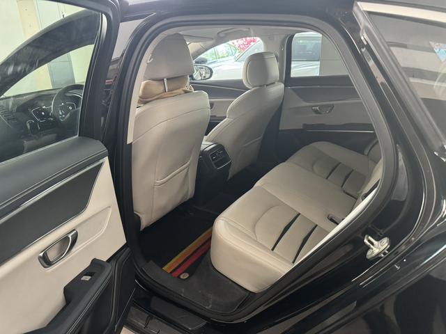 BYD e9 2021 car image #6