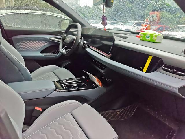 Audi Q6L Sportback e-tron 2025 car image #6