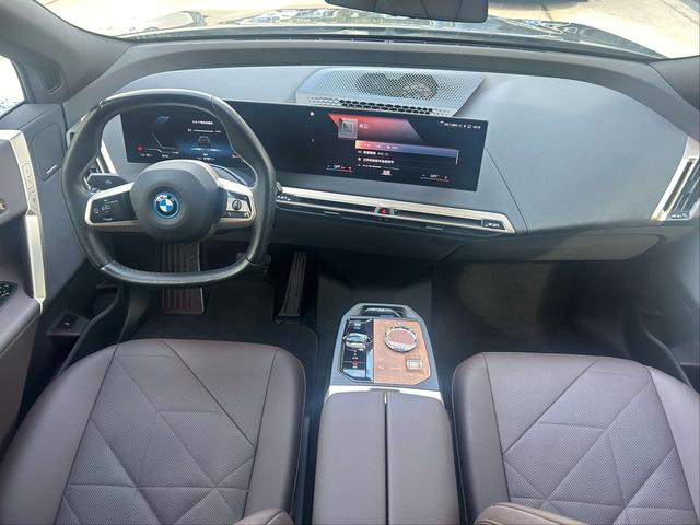 BMW iX 2022 car image #6