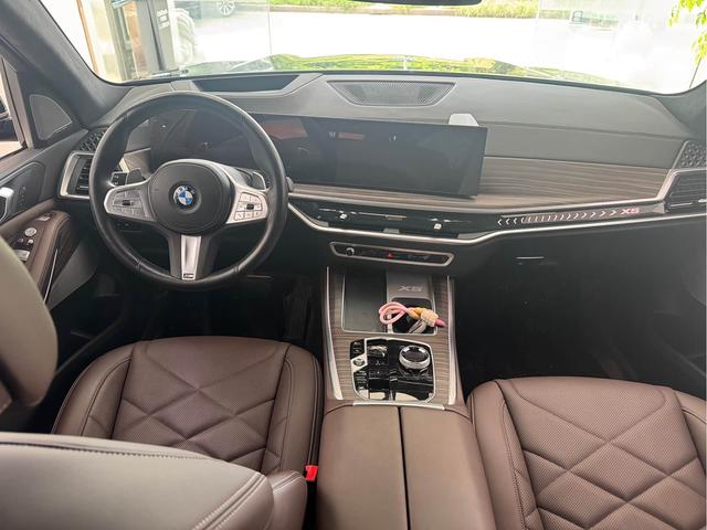 BMW X5 2023 #6 BMW X5 2023 صورة سيارة #6