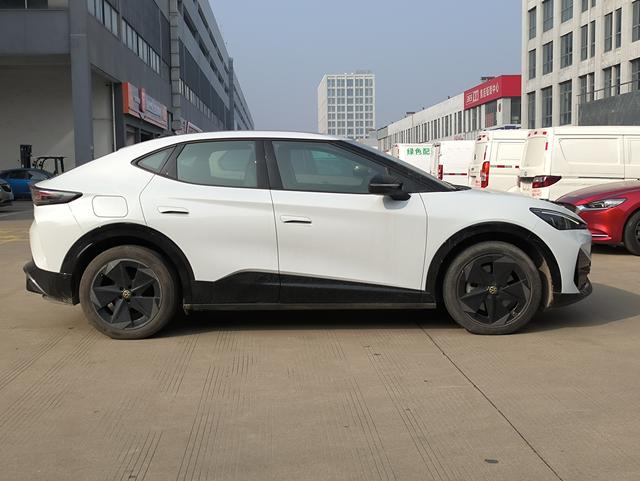 Volkswagen ID.UNYX 06 2024 imagem de carro #6