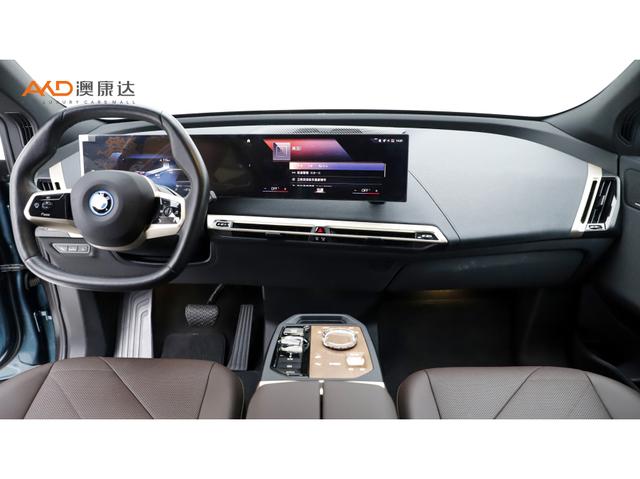 BMW iX 2023 car image #6