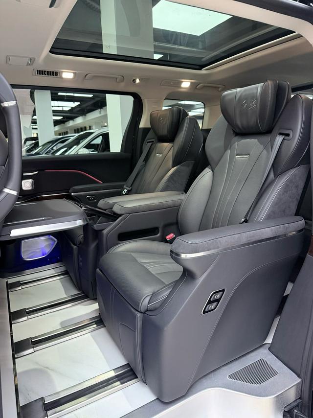 HongQi HQ9 PHEV 2024 immagine di auto #6