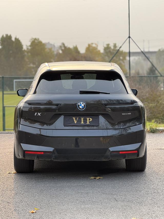 BMW iX 2022 car image #6