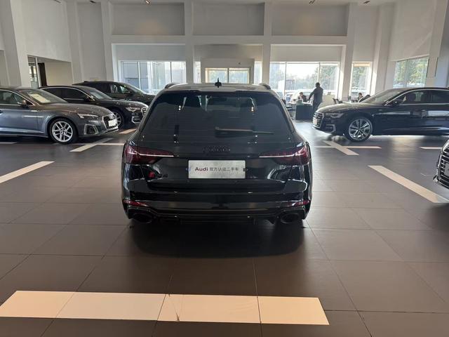 Audi RS 4 2023 car image #6